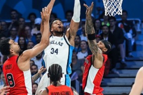 开云电竞-NBA最佳防守球员：字母哥蝉联(字母有最佳防守球员吗)