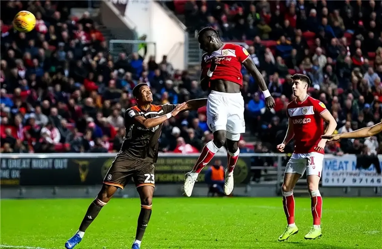 开云电竞平台-斯托克城连续两轮失利，继续陷于降级区的简单介绍  第2张