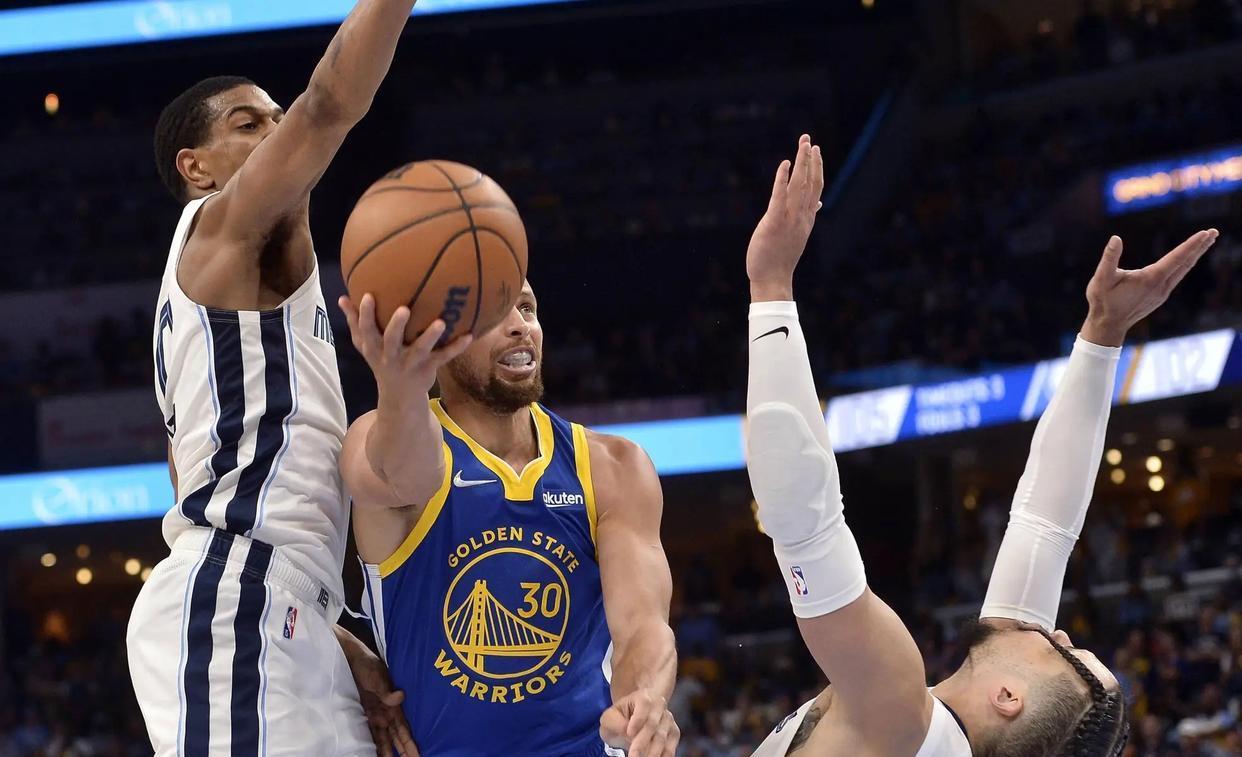 开云电竞-凯尔特人客场挫败魔术，取得关键胜利的简单介绍  第2张